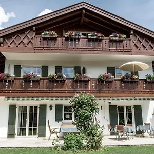 Guest house Gaestehaus Quirin, Garmisch-Partenkirchen
